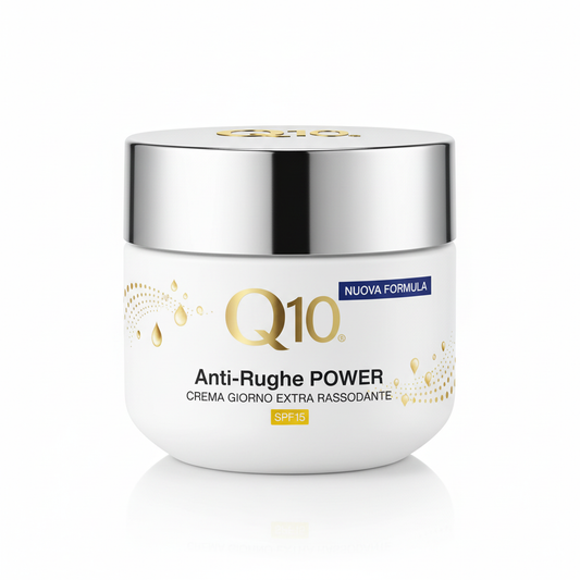 NIVEA Q10 Anti-Rughe Power Crema Giorno Extra Rassodante SPF15 su sfondo bianco