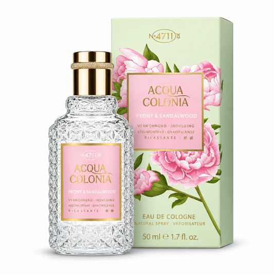 Flacone trasparente e scatola con peonie rosa 4711 Acqua Colonia Peony & Sandalwood 50 ml su sfondo bianco