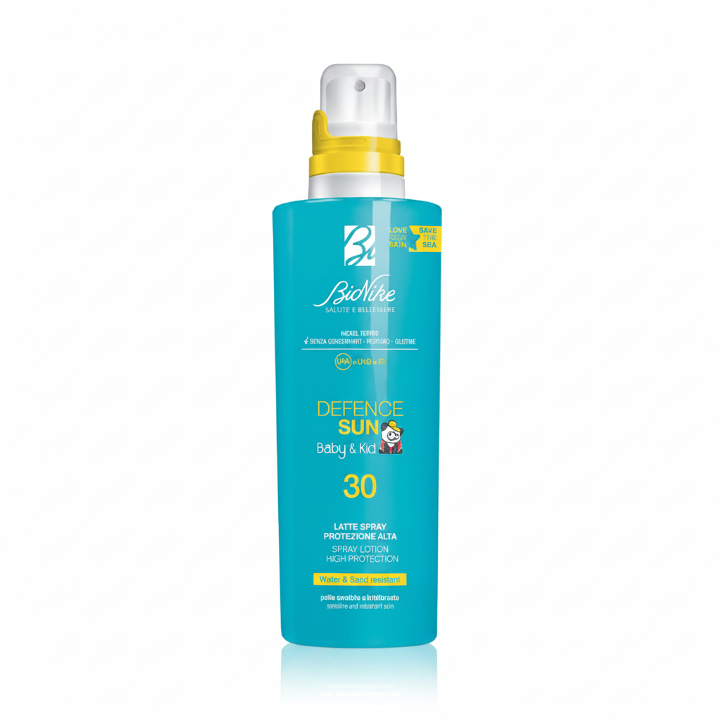 BioNike Defence Sun Baby & Kid SPF 30 Latte Spray su sfondo bianco