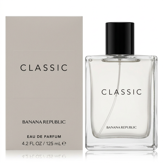 Flacone trasparente e confezione Banana Republic Classic Eau de Parfum 125 ml su sfondo bianco