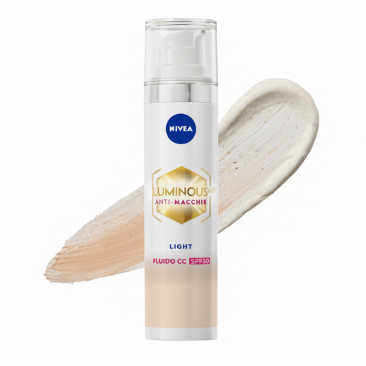NIVEA Luminous630 Anti-Macchie Fluido CC SPF30 Light su sfondo bianco