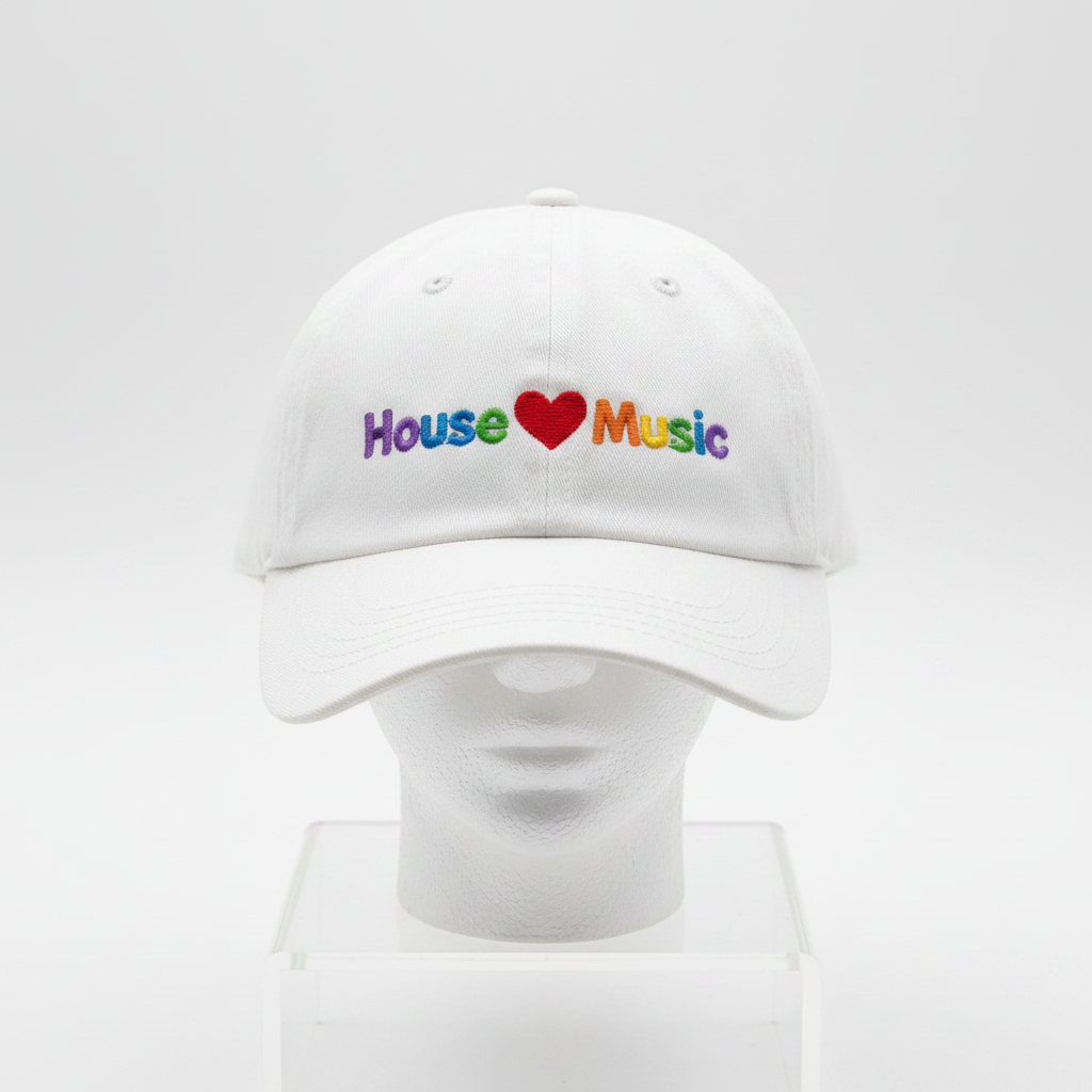 KOKOBO Cappellino House Music su sfondo bianco